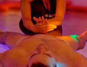 Как делает тантрический массаж элитная проститутка